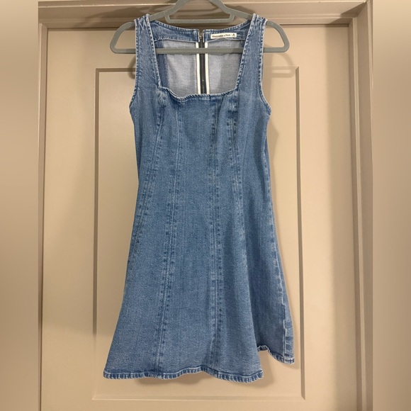 Abercrombie & Fitch Dresses & Skirts - Abercrombie & Fitch Mila Squareneck Denim Dress
